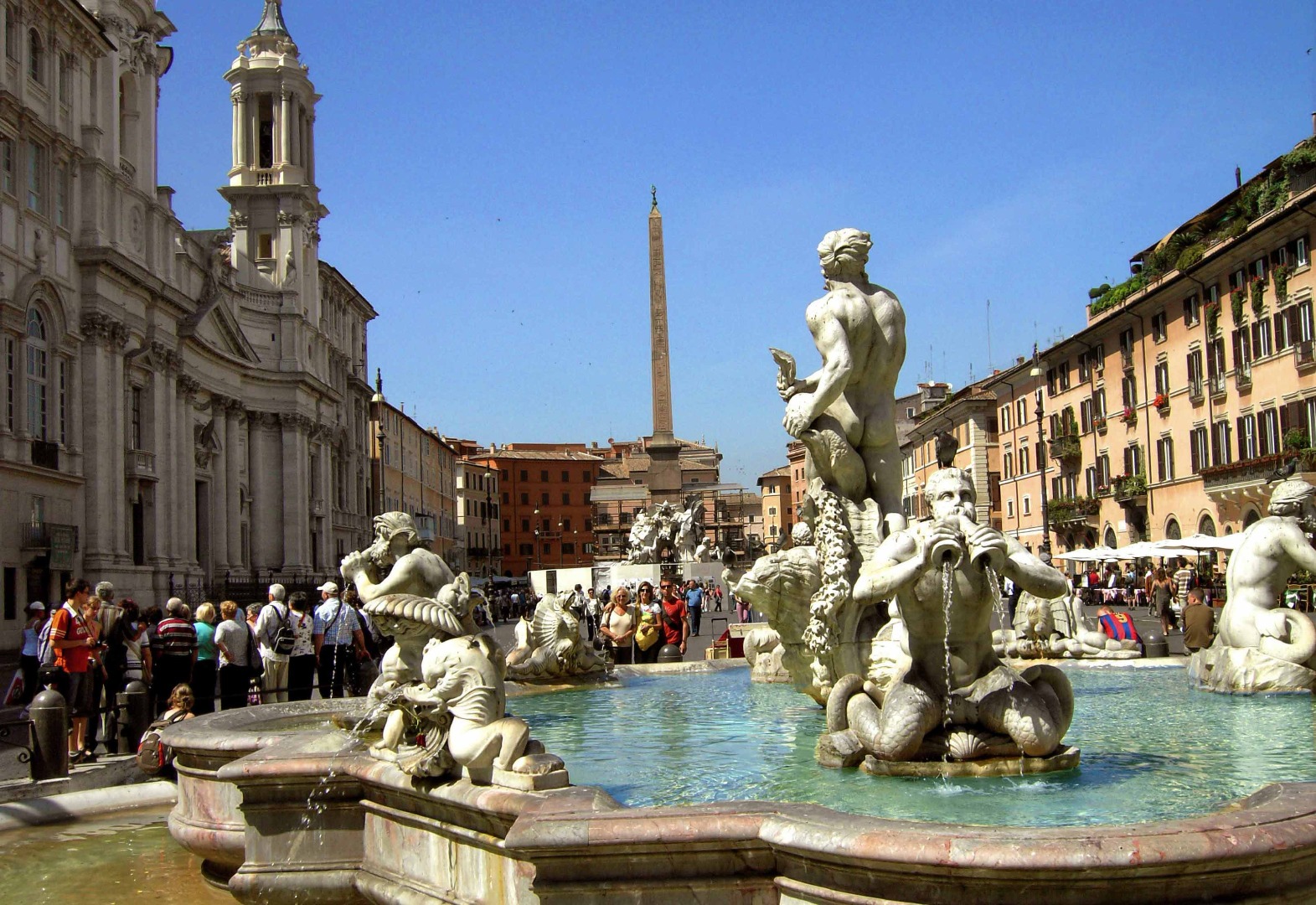Фонтан на площади Навона в Риме